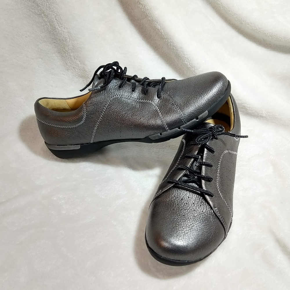 Clarks Artisan Unstructured metallic pewter sneaks